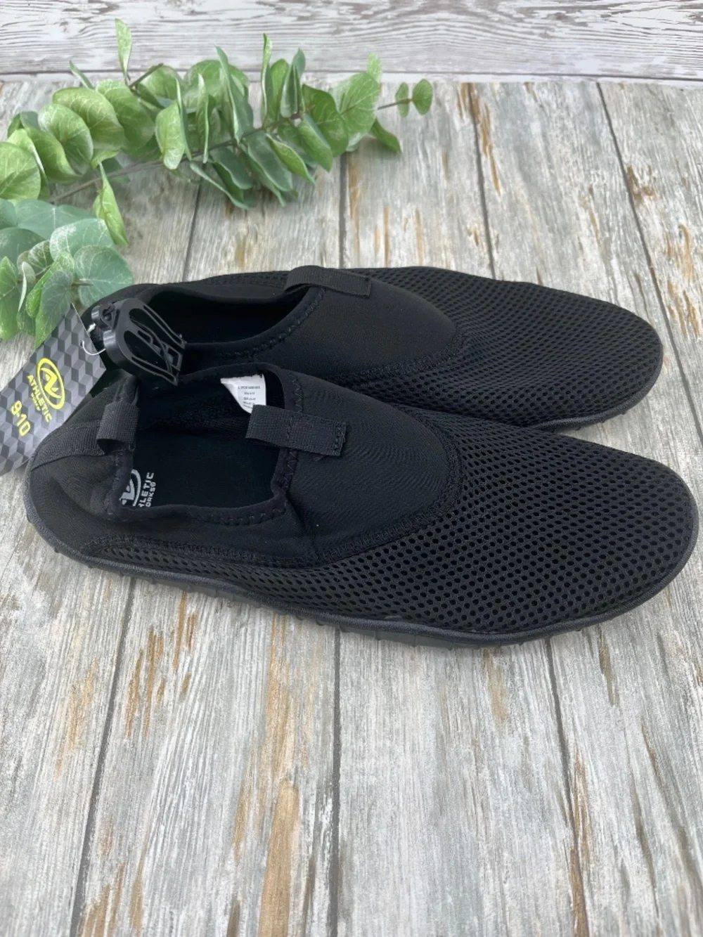 Men’s Beach Water Shoes Black Size 9-10
